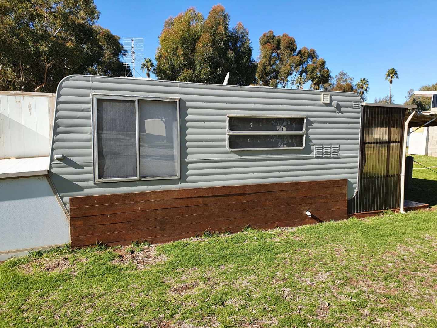 Transportable Caravan & Annex Lake Charm